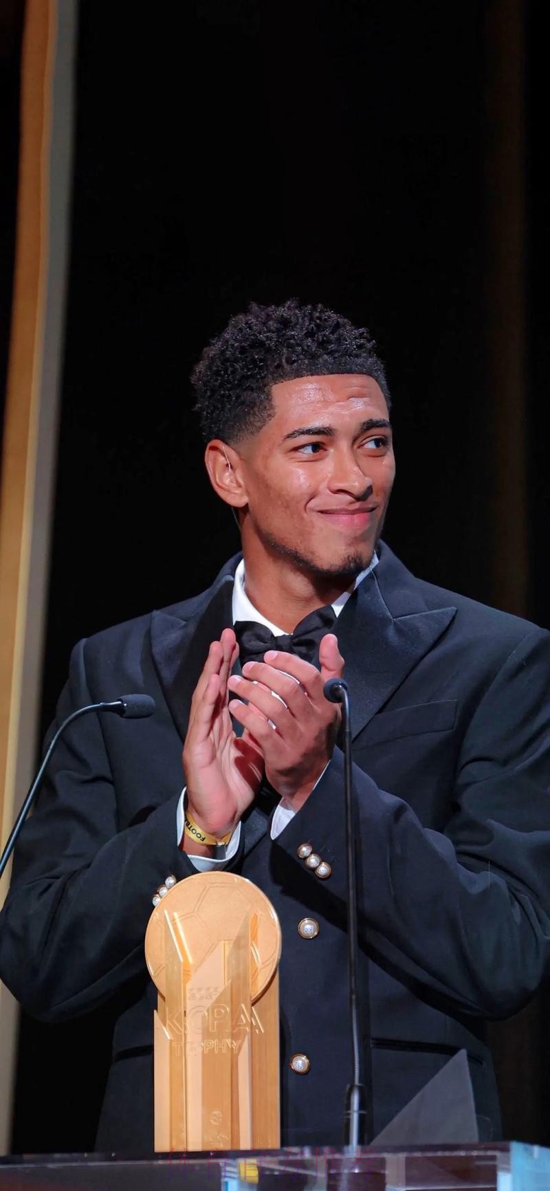 实至名归！官方：贝林厄姆夺得2023年科帕奖